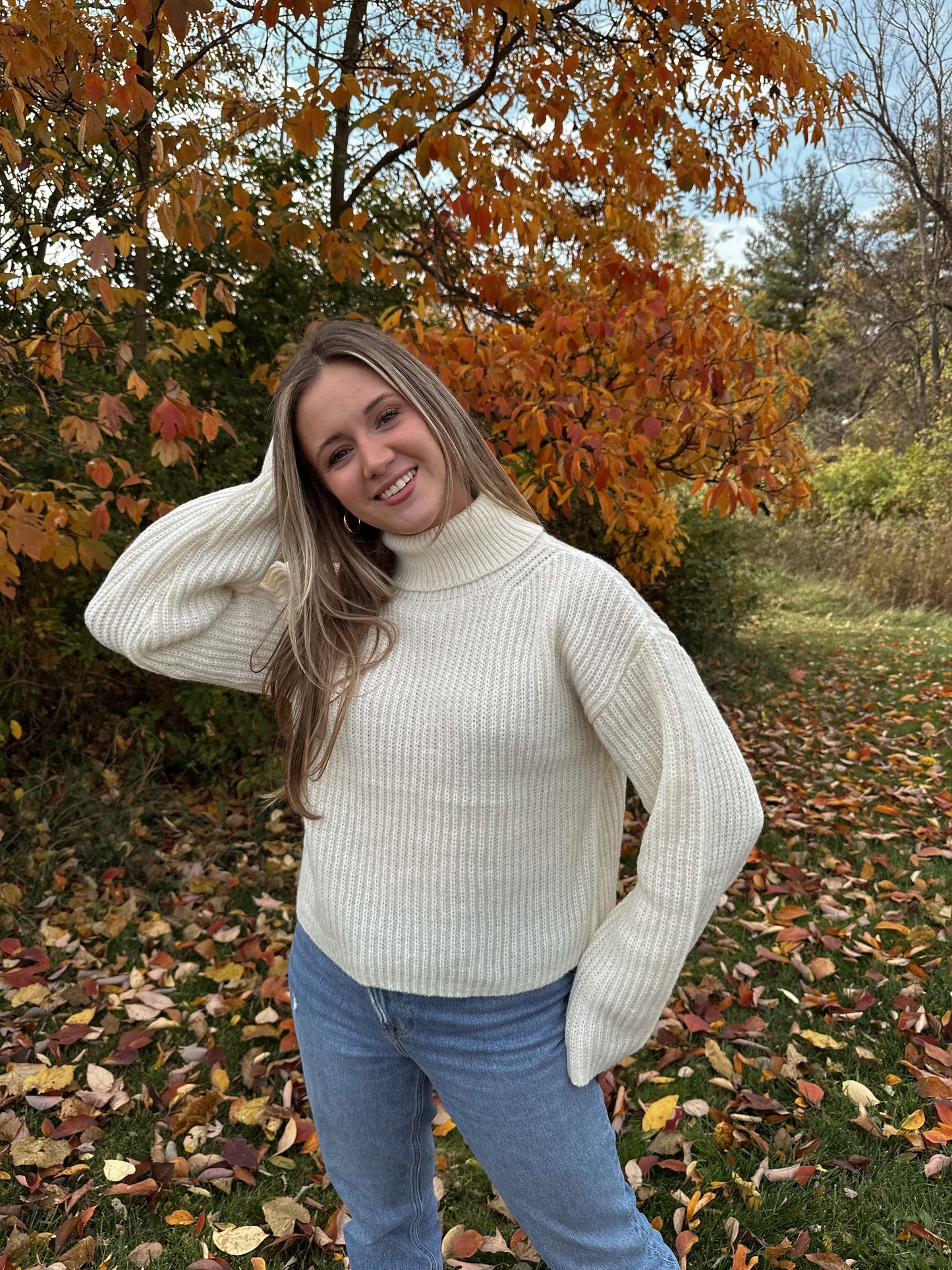 Fireside Semi-Crop Sweater (Cream)