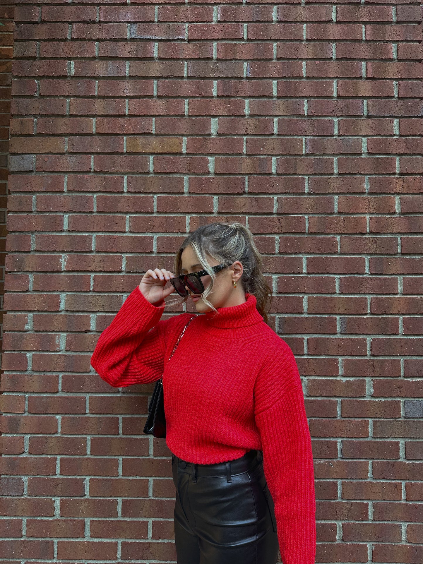 Fireside Semi-Crop Sweater (Red)